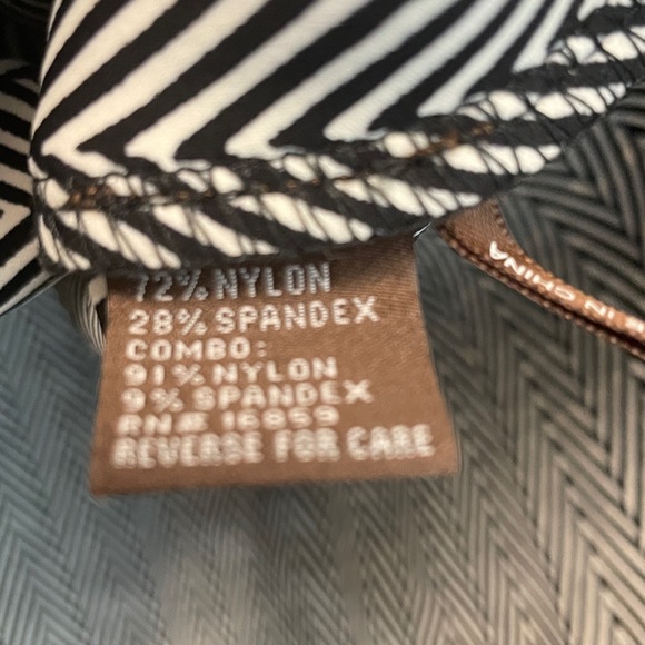 J. McLaughlin Dress Size M 
Excellent Like New Condition - Picture 5 of 7